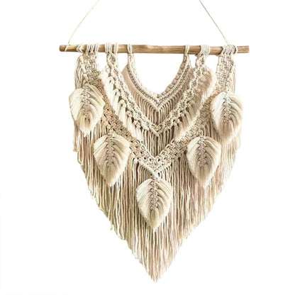 Macramé mural plumes