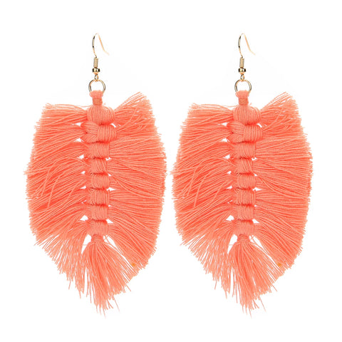 Boucle d’oreille macramé plume