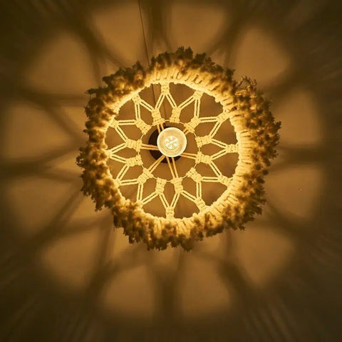 Lustre bohème en macramé